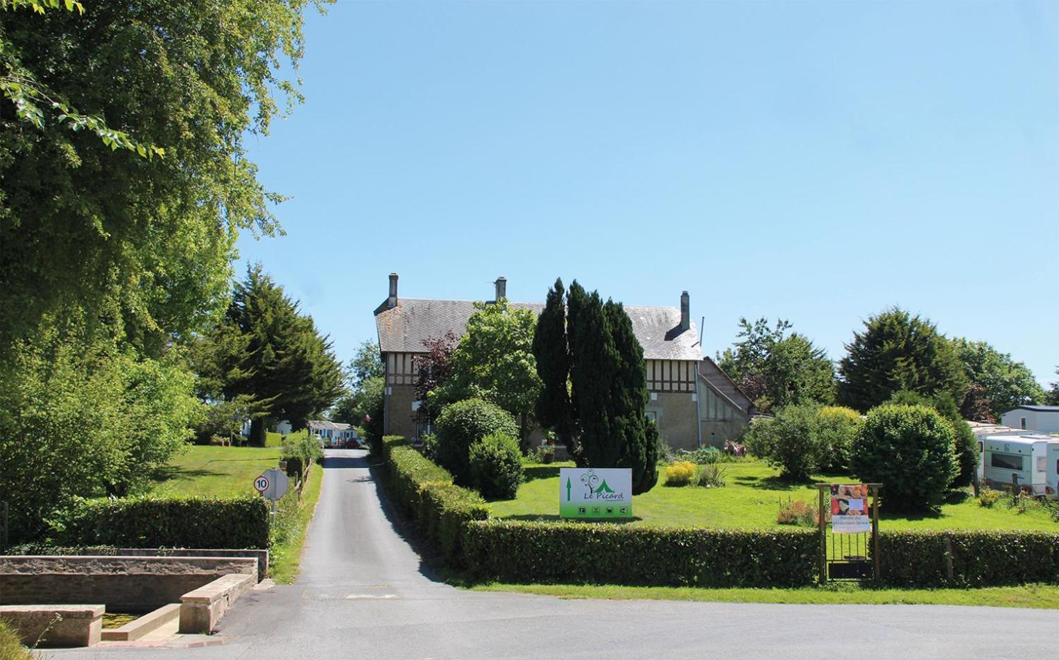 Camping Le Picard Tournieres Exterior photo