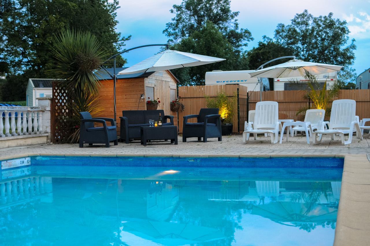 Camping Le Picard Tournieres Exterior photo